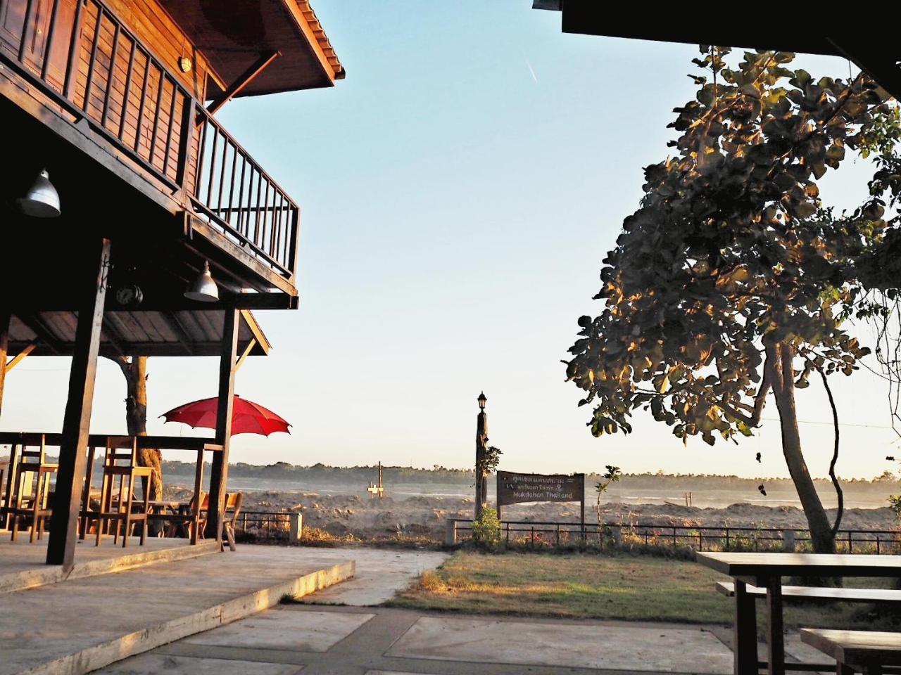 Nawiengkaeriverview Resort Mukdahan Exterior foto